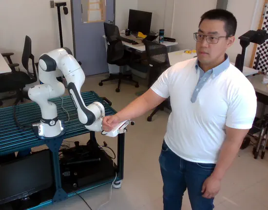 Robot-to-Human Grasping